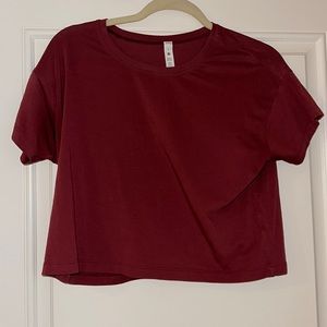 Lululemon size 6 crop t shirt
